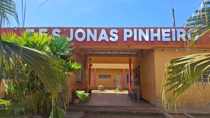 Escola Jonas Pinheiro