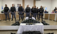 Deputado Diego Guimarães participa de entrega de armamentos ao 15º CRPM