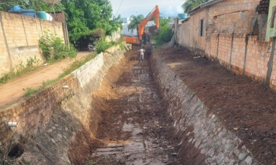 Córrego Central está sendo limpo e desassoreado em Guarantã do Norte 