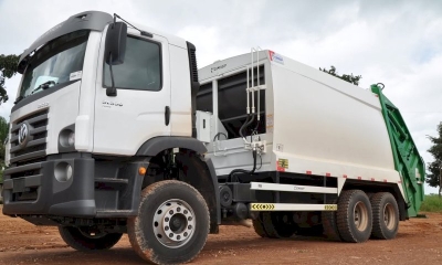 Senador Jayme Campos garante mais 02 caminhões de lixo para Guarantã do Norte