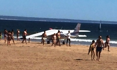 Avião faz pouso de emergência em praia de Portugal; dois banhistas morrem