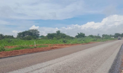 Prefeito Paulistinha acompanha aplicação de capa asfáltica no Bela Vista