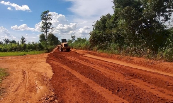 Estrada de acesso a Mineradora em Peixoto é revitalizada