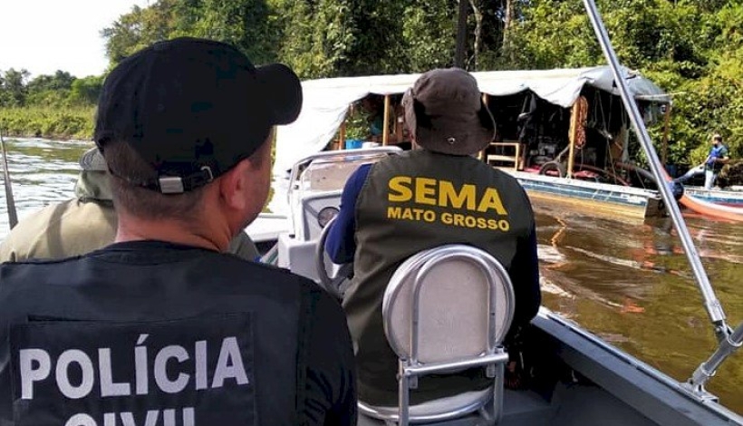 SEMA-MT faz apreensão de Balsas de Extração de Ouro no Rio Braço Norte