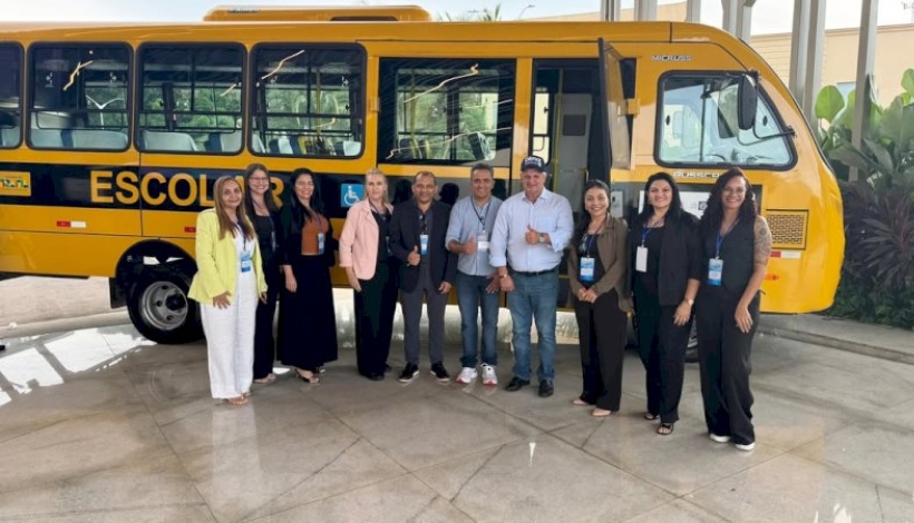 Peixoto recebe mais 03 ônibus da Seduc-MT
