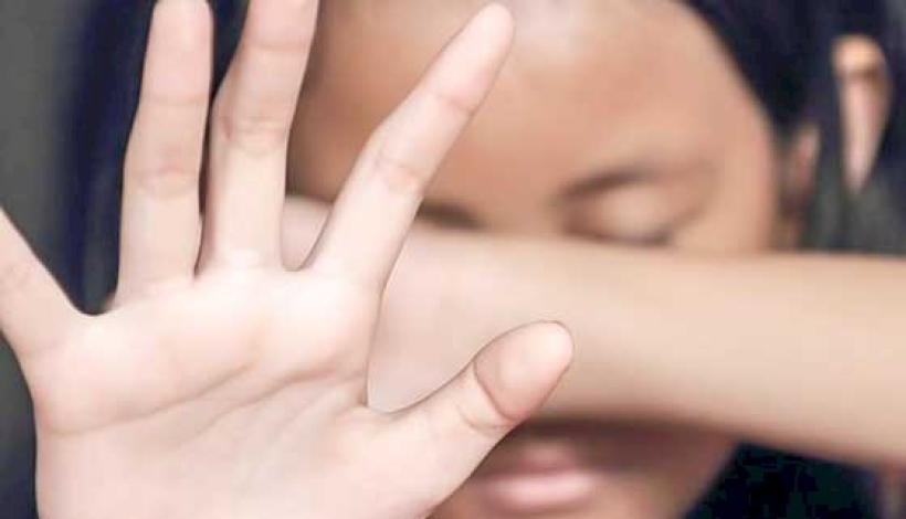 Avô é preso por forçar neta de 7 anos a fazer sexo oral 