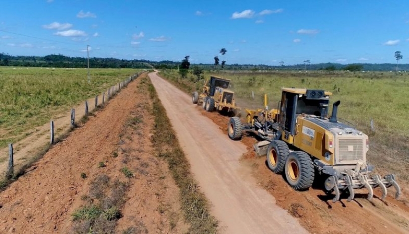 Subprefeitura está recuperando estradas dos travessões de Assentamentos Rurais