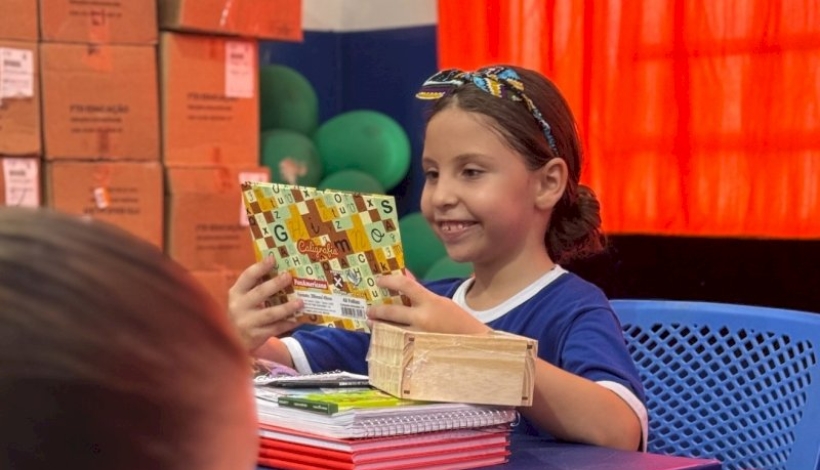 Prefeitura de Matupá entrega Kits Didáticos e Materiais Escolares
