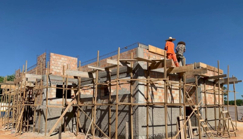 Seguem obras do PSF Industrial em Matupá