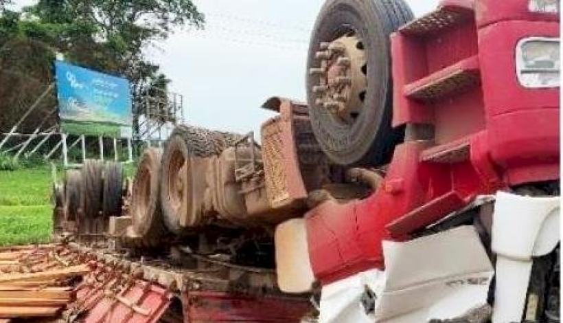 Acidente grave deixa caminhoneiro morto na BR 163