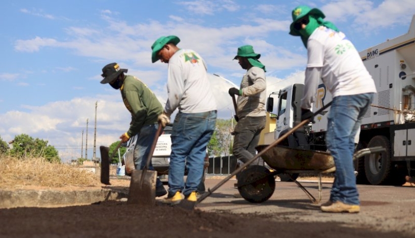 Zinha indica revitalização de ruas e avenidas com lama asfáltica