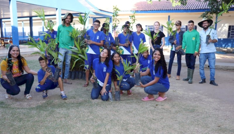 1ª Amostra do Conhecimento da Escola Kreen Akarore com apoio da COOGAVEPE
