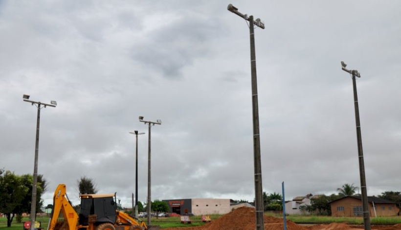 Moradores do ZH3 contarão com quadra de volei de areia revilatizada 