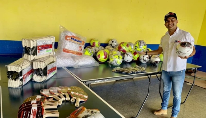 Vereador Gleison viabiliza emenda e entrega Materiais Esportivos