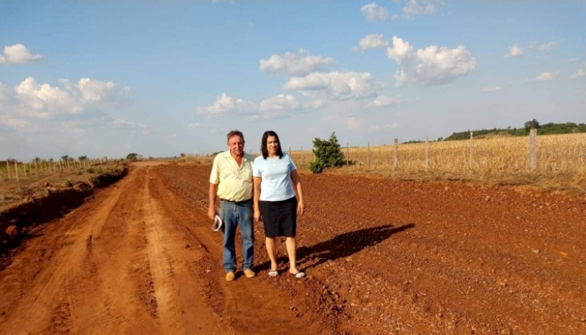 Estrada da Comunidade Tancredo Neves está sendo revitalizada