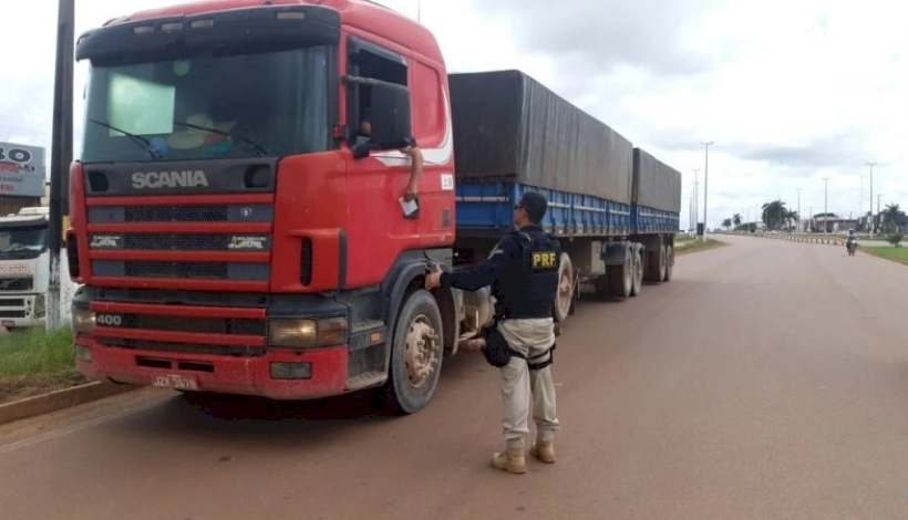 Circulação de caminhões de MT para o PA está bloqueada até quarta-feira