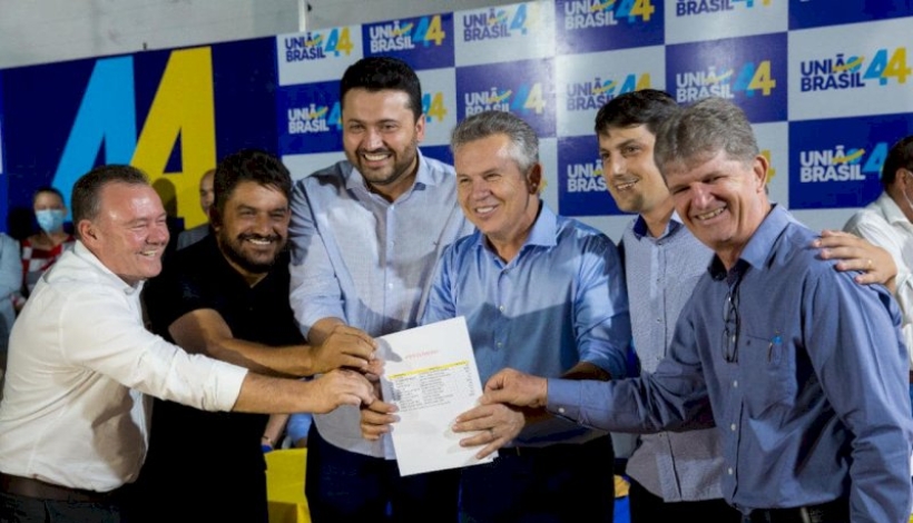 Prefeito de Matupá assina Carta de Apoio ao Governador Mauro Mendes