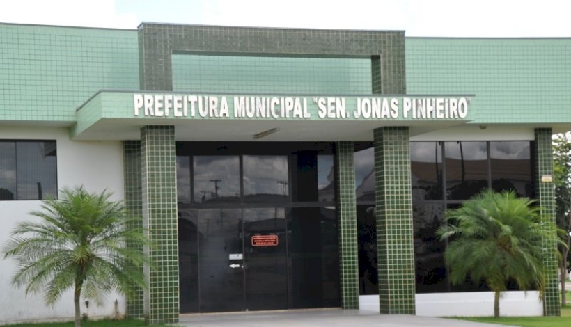 Prefeitura organiza leilão de veículos e ônibus em Matupá