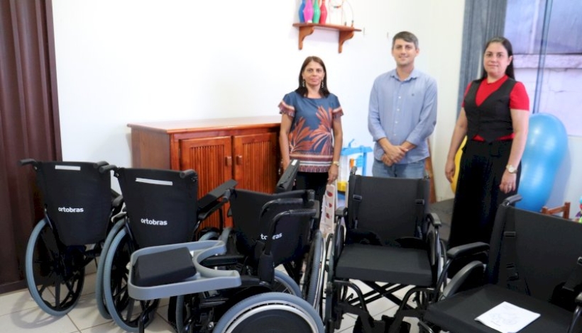 CRIDAC e SMS doam equipamentos ortopédicos em Matupá