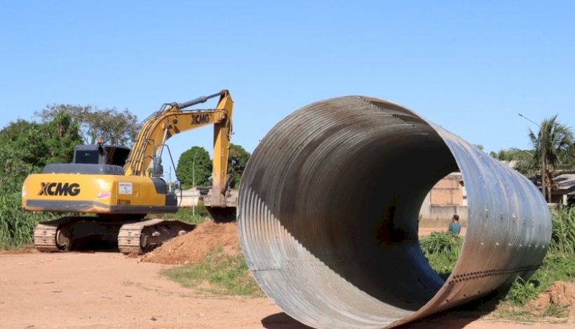 Ponte é substituída por tubo de aço corrugado em Peixoto de Azevedo