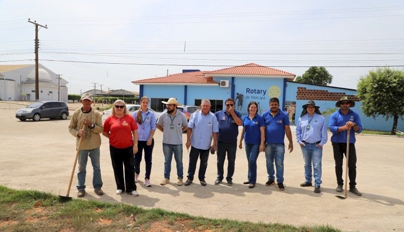 SEMMA Matupá e Rotary Clube fazem plantio de árvores