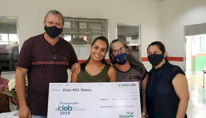 Professores recebem premiação em dinheiro por avanços no IDEB