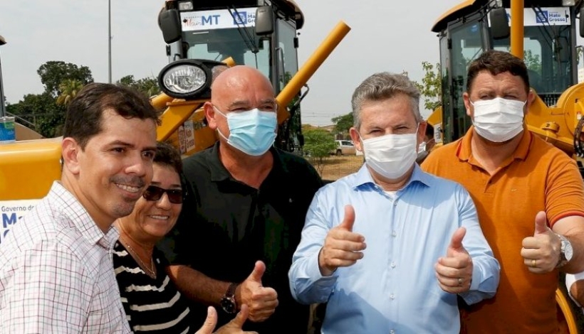 Peixoto recebe máquinas e equipamentos do Governo de MT
