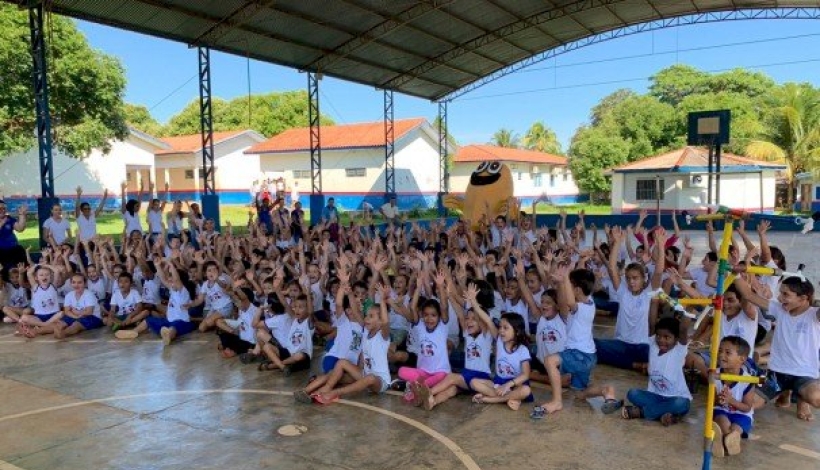 Aegea MT leva apresentações teatrais educativas para escolas