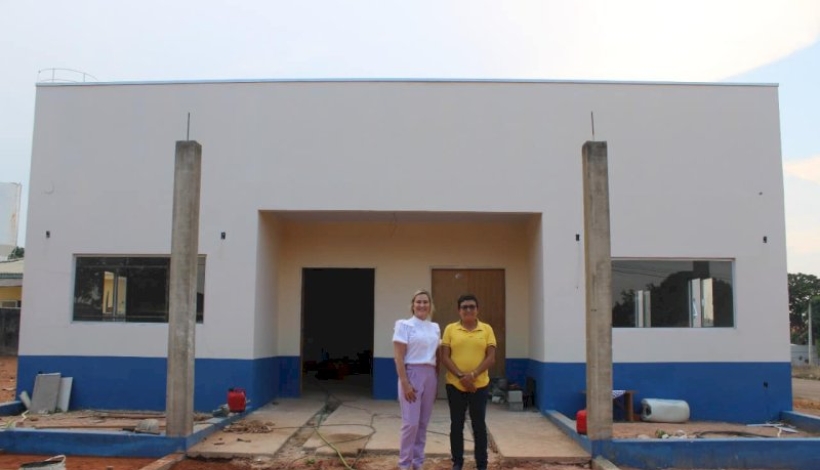 Vereadora Peixotense comemora retomada das obras da Capela Mortuária