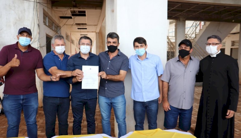 Dada a ordem de serviço para retomada da Obra do CEPROTEC 