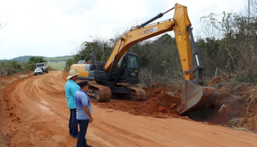 Prefeitura faz recuperação de 40 km da Estrada da Gleba ETA