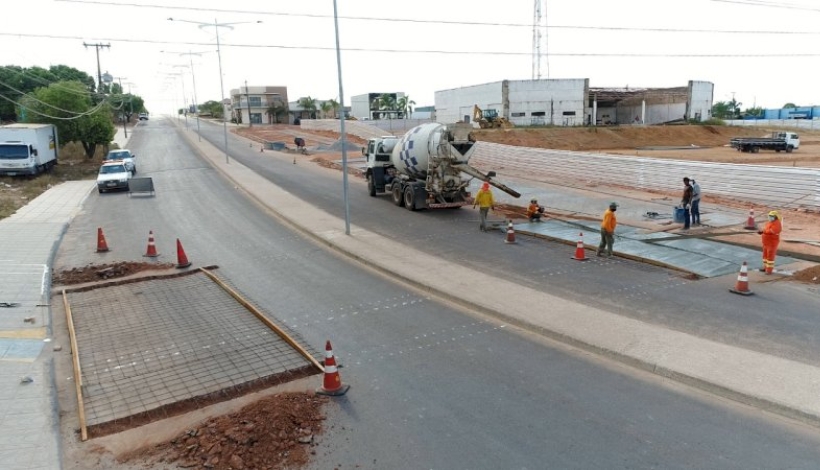 Vias Pavimentadas de Peixoto de Azevedo começam a receber faixa elevada para pedestres