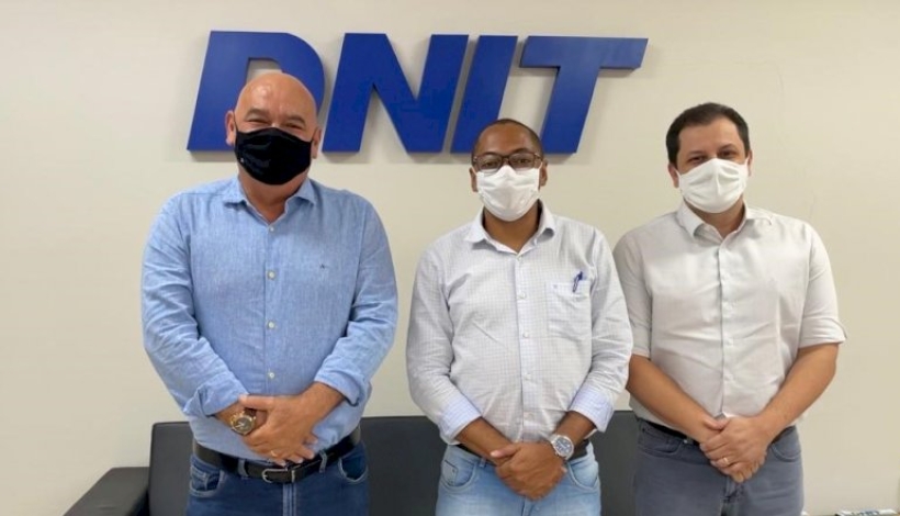 Prefeito Maurício protocolo projetos na Superintendência do DNIT-MT
