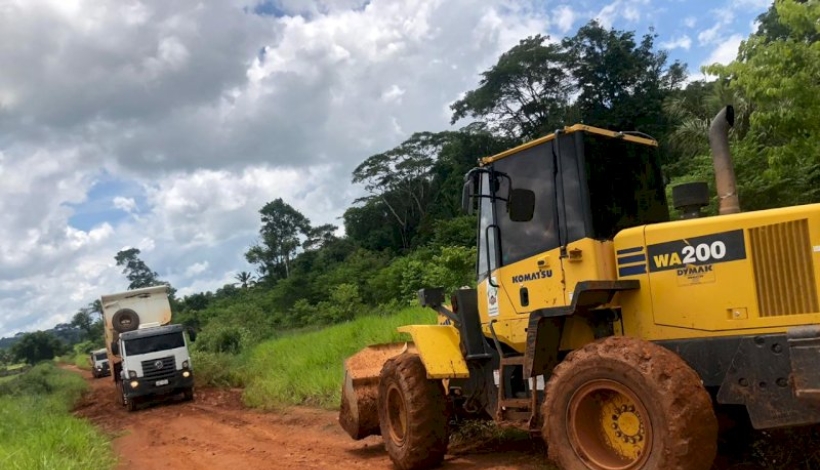 Patrulha de Máquinas da INFRA Guarantã atua na eliminação de atoleiros na Gleba Iriri