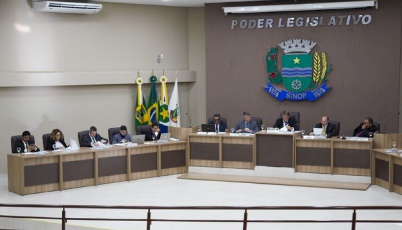 Vereadores de Sinop aprovam reajuste dos próprios salários e de prefeita
