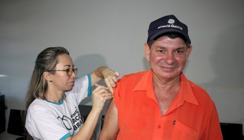 Vacinação contra a gripe no SUS é aberta para toda a população