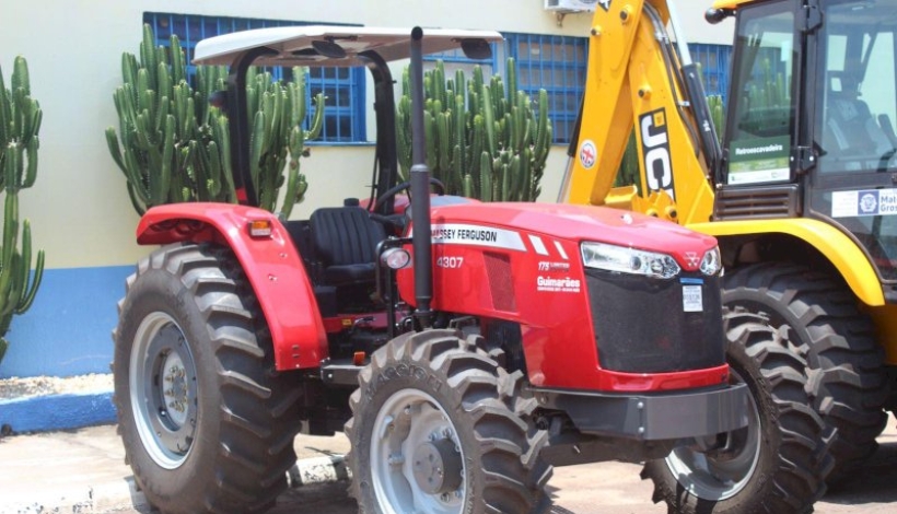 AGRIFAS recebe Trator Agrícola através do Dep. Valtinho Miotto