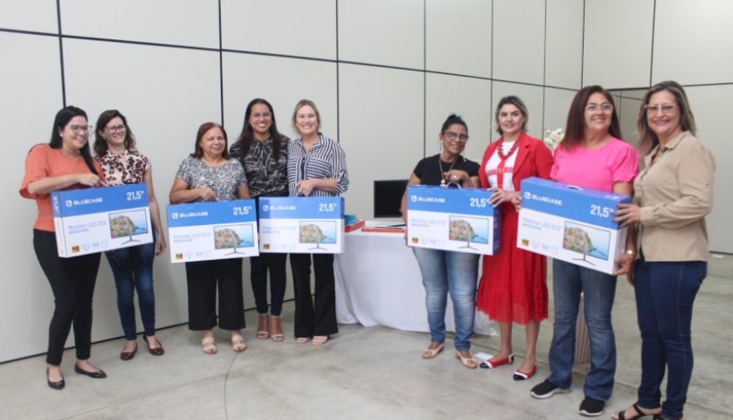 Escolas e Creches Municipais recebem Kits de Informática