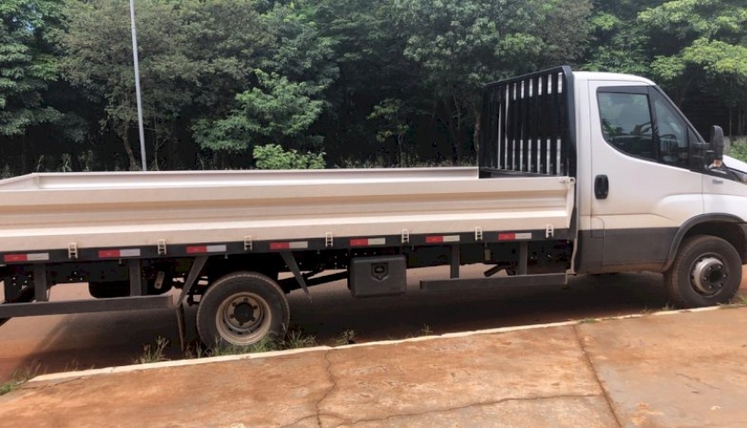 Vereadores comemoram aquisição de caminhão para o Serviço de Jardinagem e Arborização