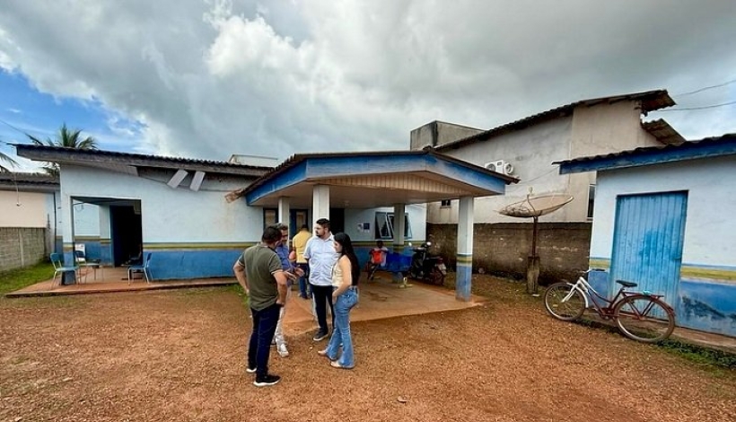 Prefeito vistoria Postos de Saúde e garante providências urgentes