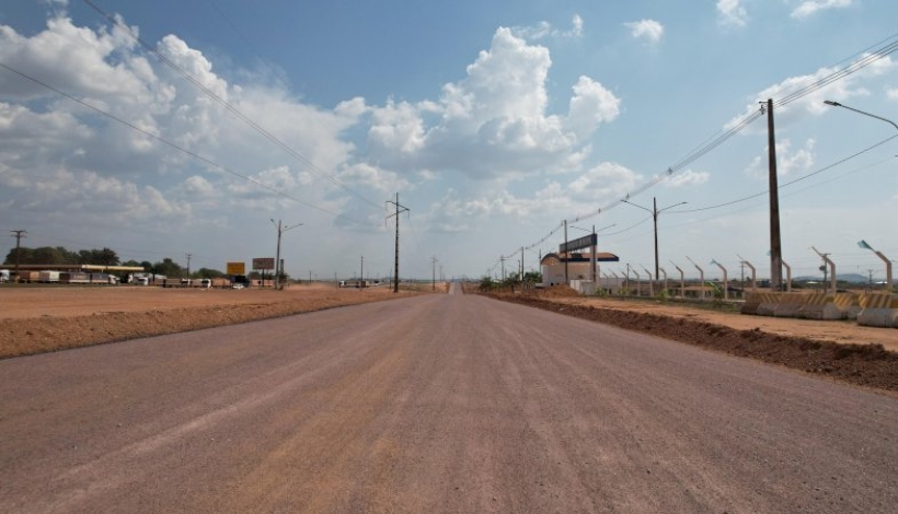 Trecho da Travessia Urbana da BR-163 está sendo pavimentado em Matupá