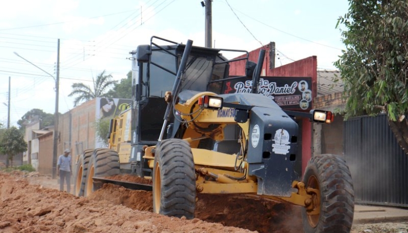 Mais seis ruas estão sendo preparadas para asfaltamento no B. Liberdade
