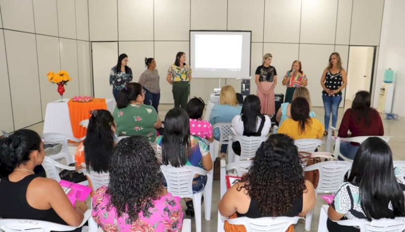 Diretores e Coordenadores participam da formação Alfabetiza MT