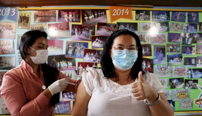 Semana começa com chamamento para vacinação contra Covid-19