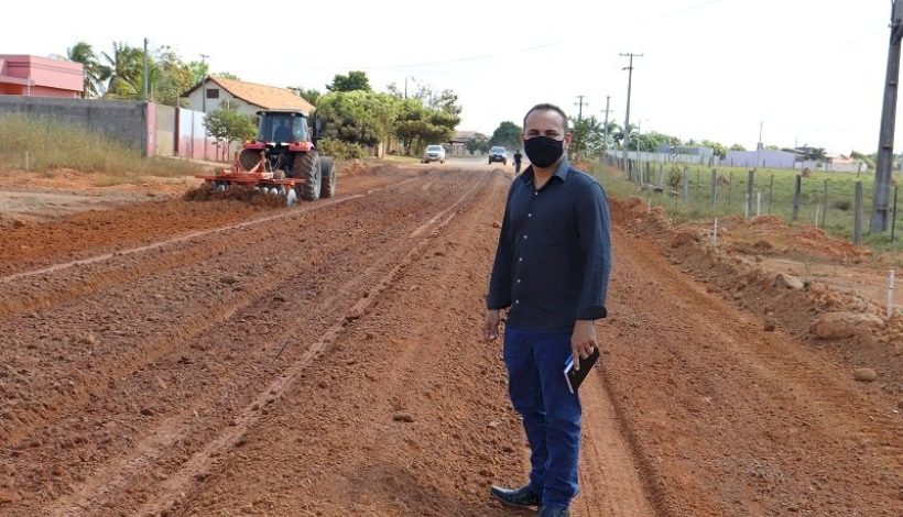 Prefeito Marcos determina retomada das obras de pavimentação no ZH3