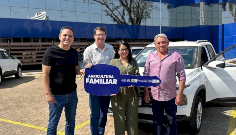 Dep. Diego Guimarães viabiliza veiculo 0 km para Secretaria de Agricultura