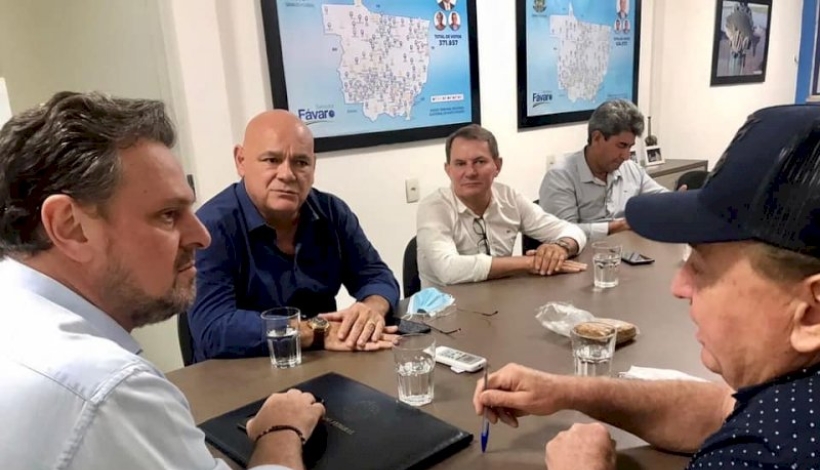 Senador Carlos Fávaro atenderá pleitos de Prefeito Peixotense