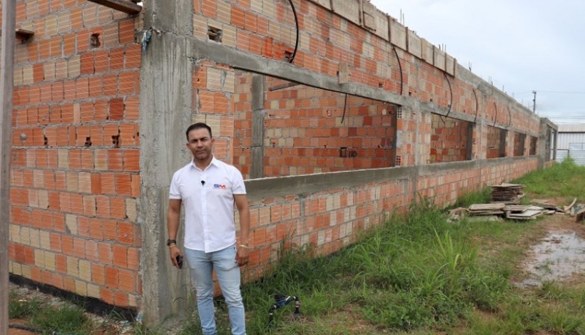 Vereador Gleison Noleto vistoria obras da Escola Luciene Cardoso Oliveira