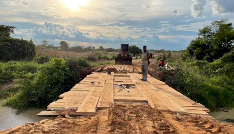 Construída Ponte de Madeira na Estrada do Gaviãozinho