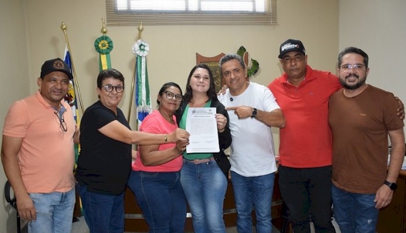 Professores aprovados em concurso são efetivados em Peixoto